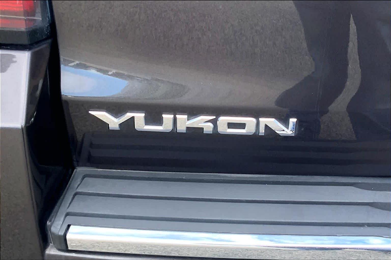 Used 2015 Iridium Metallic GMC Denali image 9