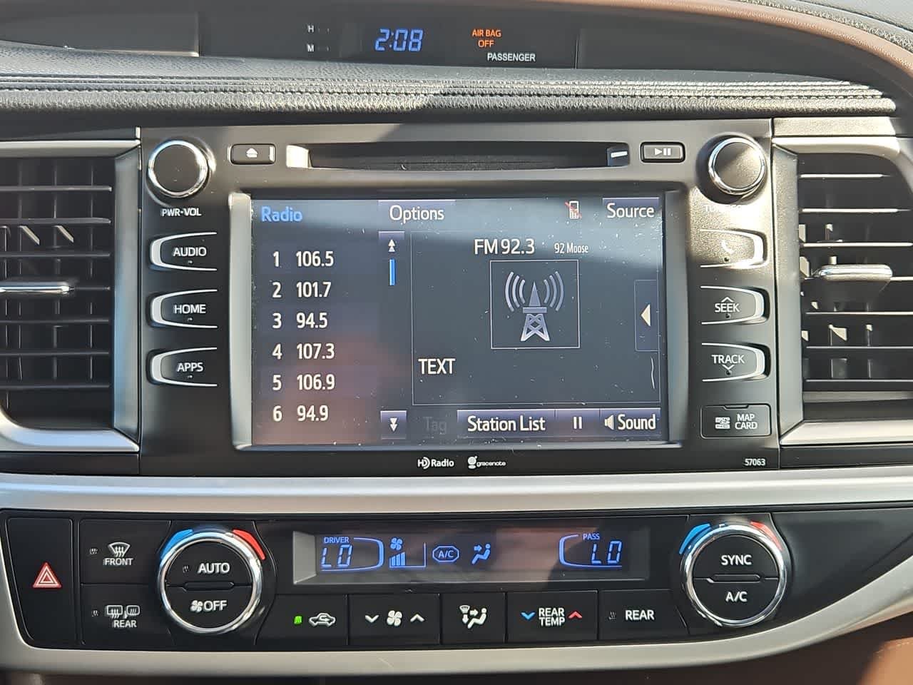 Used 2015 Silver Sky Metallic Toyota XLE image 33