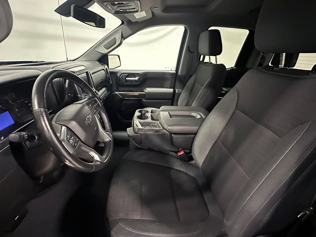 Used 2019 BLACK Chevrolet RST image 3