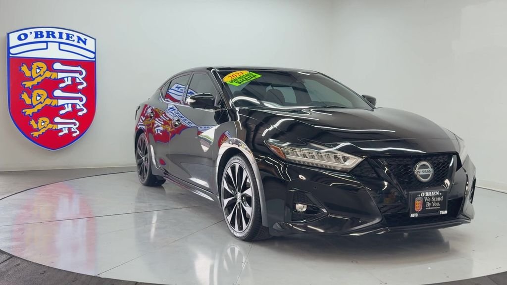 Used 2021 Super Black Nissan SR image 2
