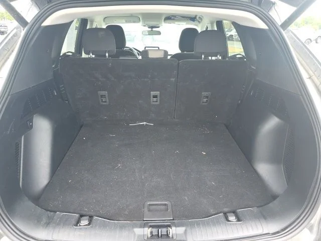 Used 2022 Gray Metallic Ford SE image 11