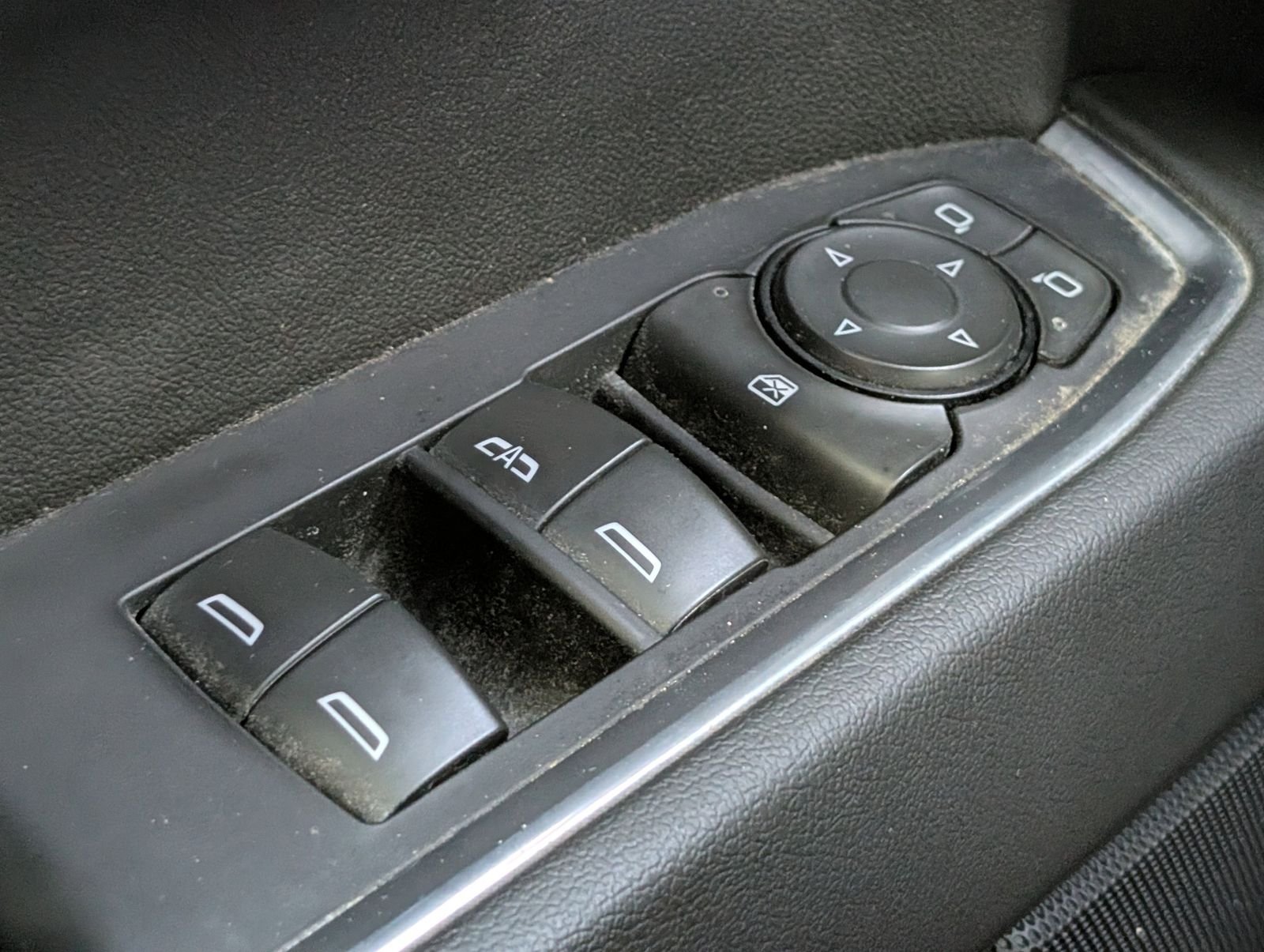 Used 2023 Summit White Chevrolet RST image 21