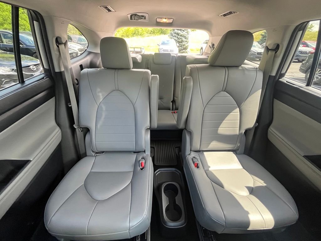 Used 2023 Silver Toyota XLE image 26