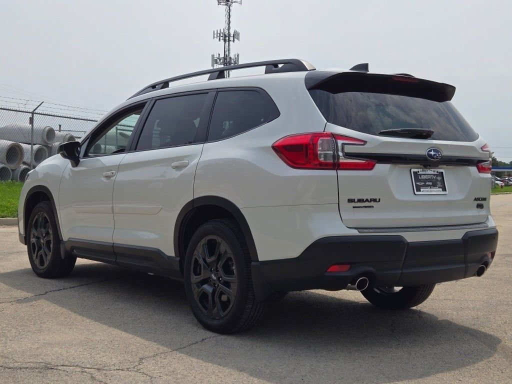 Used 2025 White Subaru Onyx Edition Touring image 18