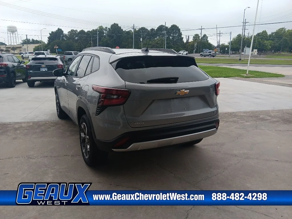 Used 2025 Gray Chevrolet LT image 5