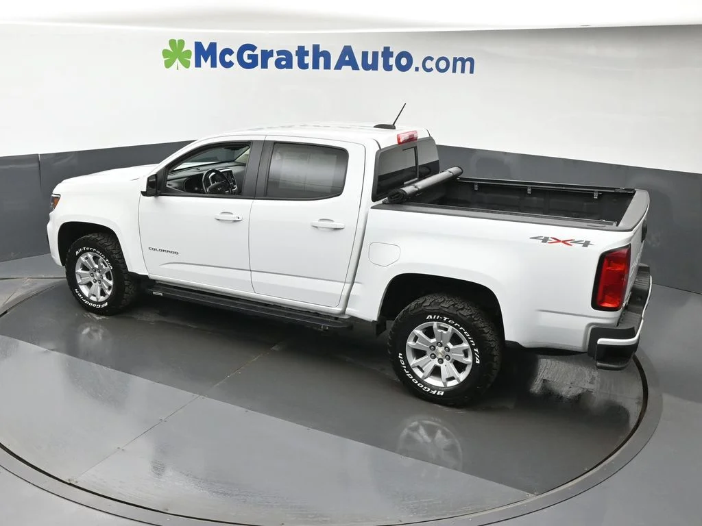 Used 2022 White Chevrolet LT image 23