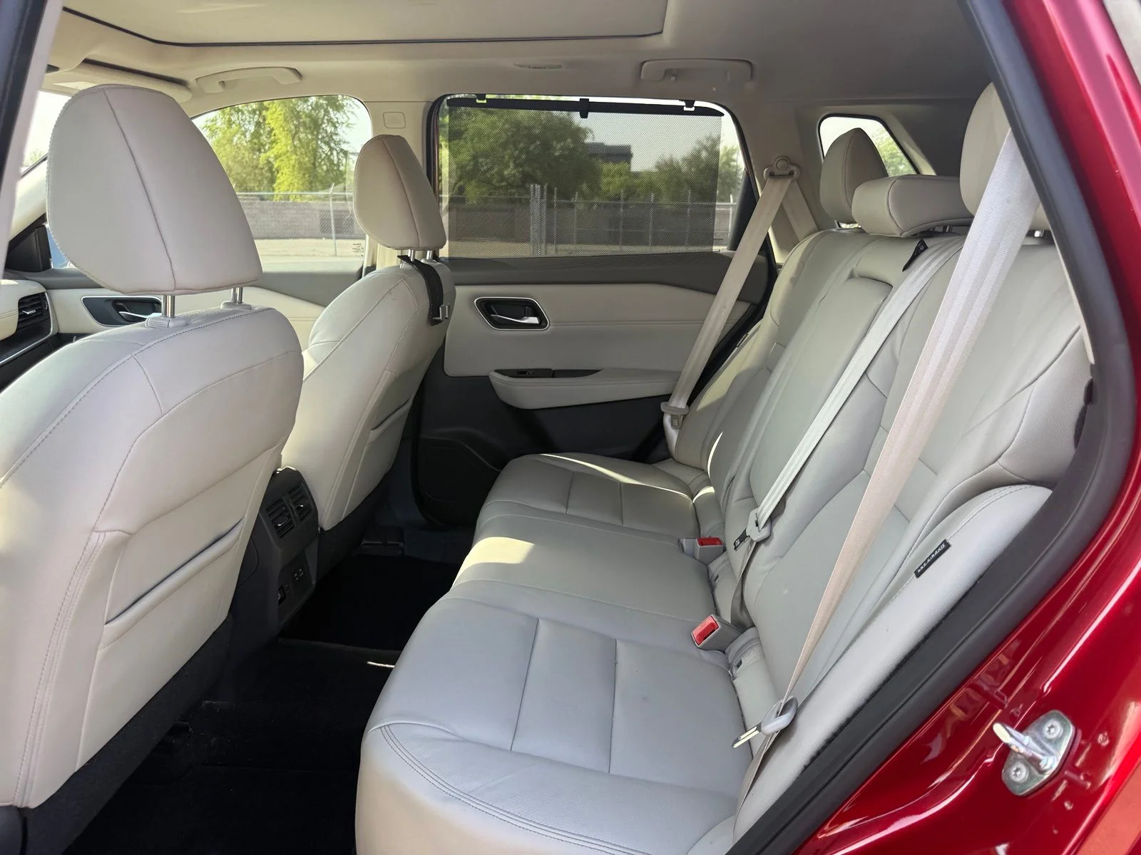 Used 2021 Scarlet Ember Tintcoat Nissan SL image 9