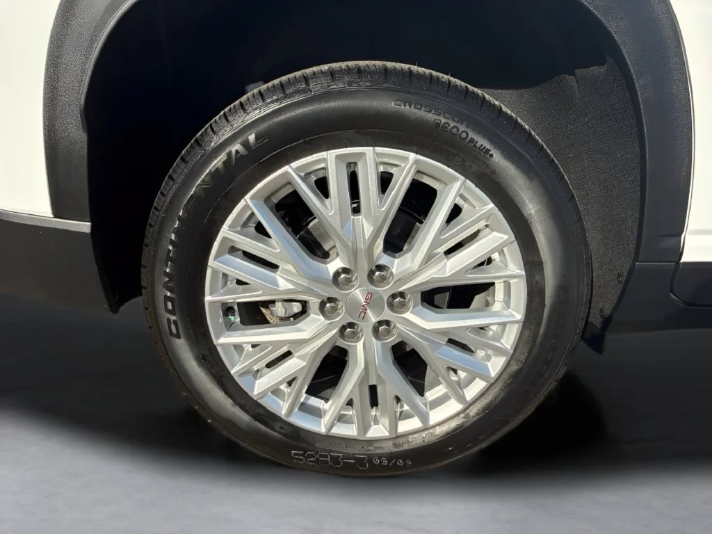 New 2027 Summit White GMC Elevation image 35