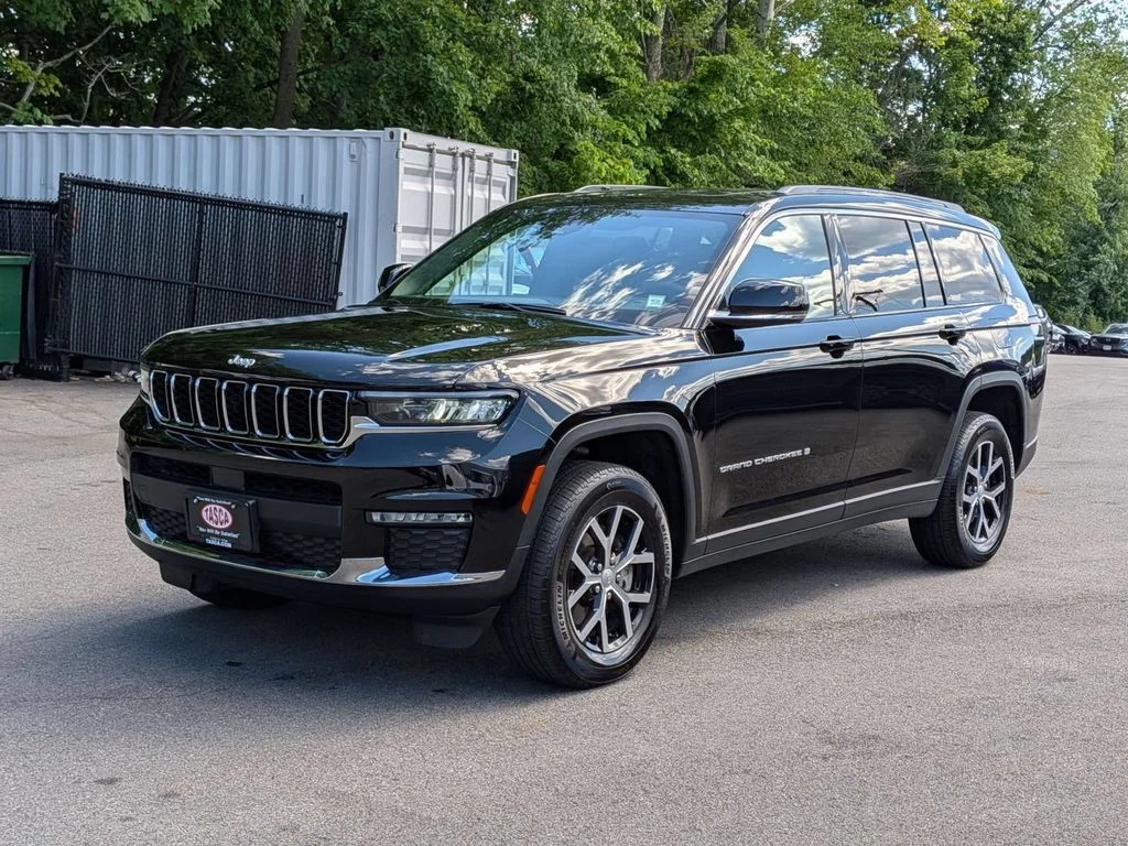 Used 2025 Black Jeep Limited image 11