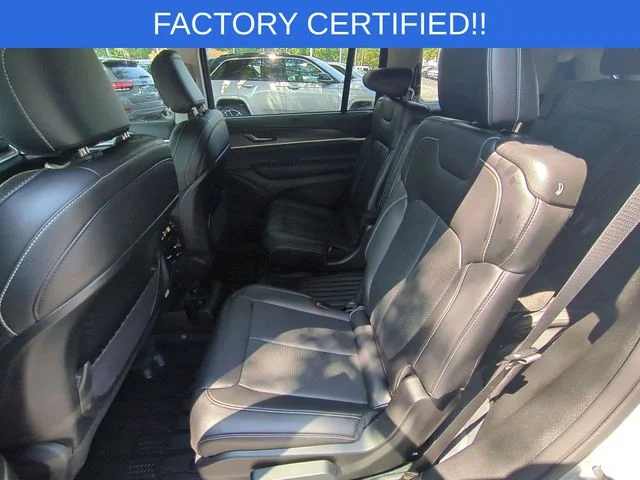Used 2023 Silver Jeep Limited image 31