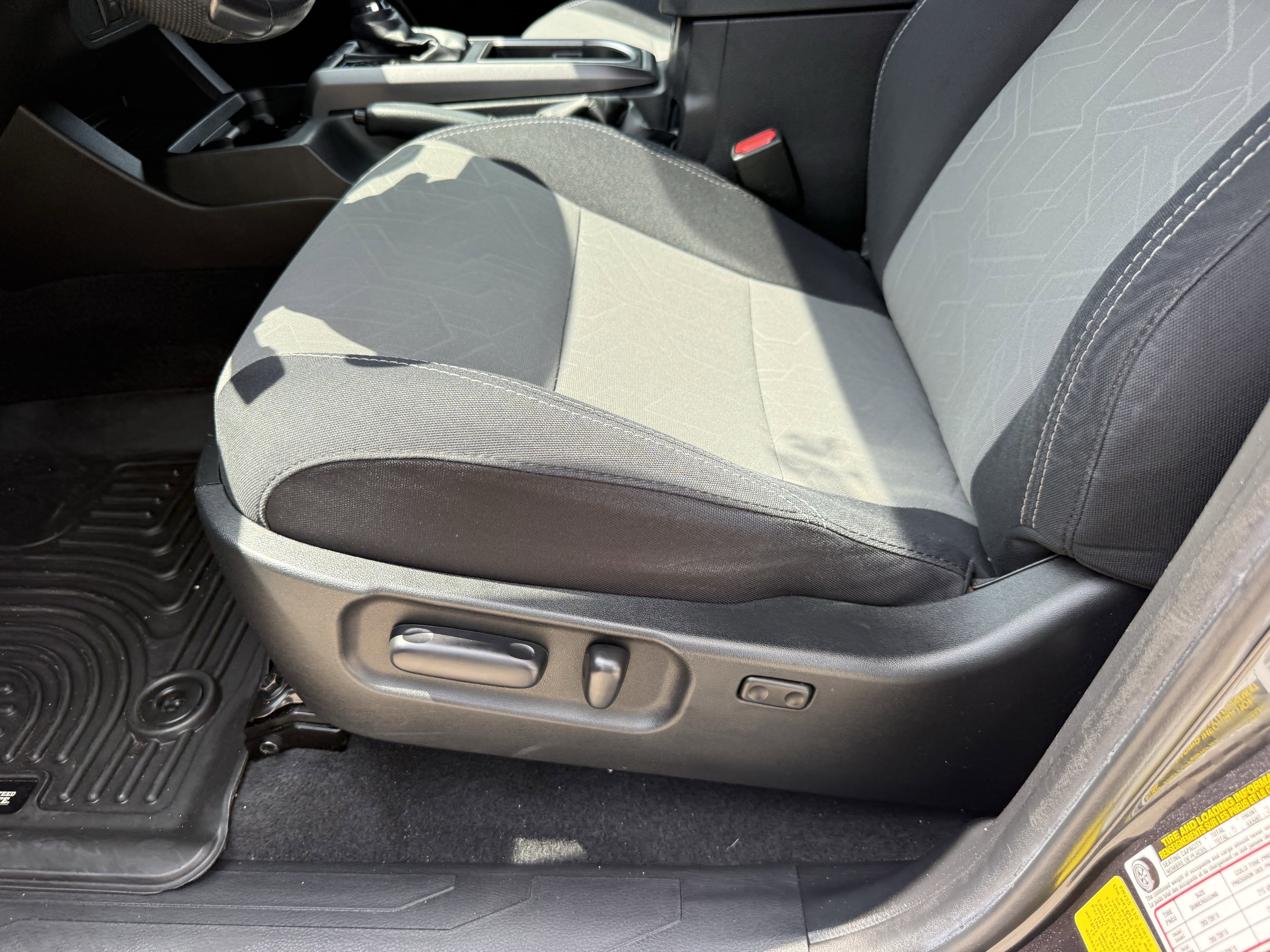 Used 2022 Magnetic Gray Metallic Toyota SR image 27