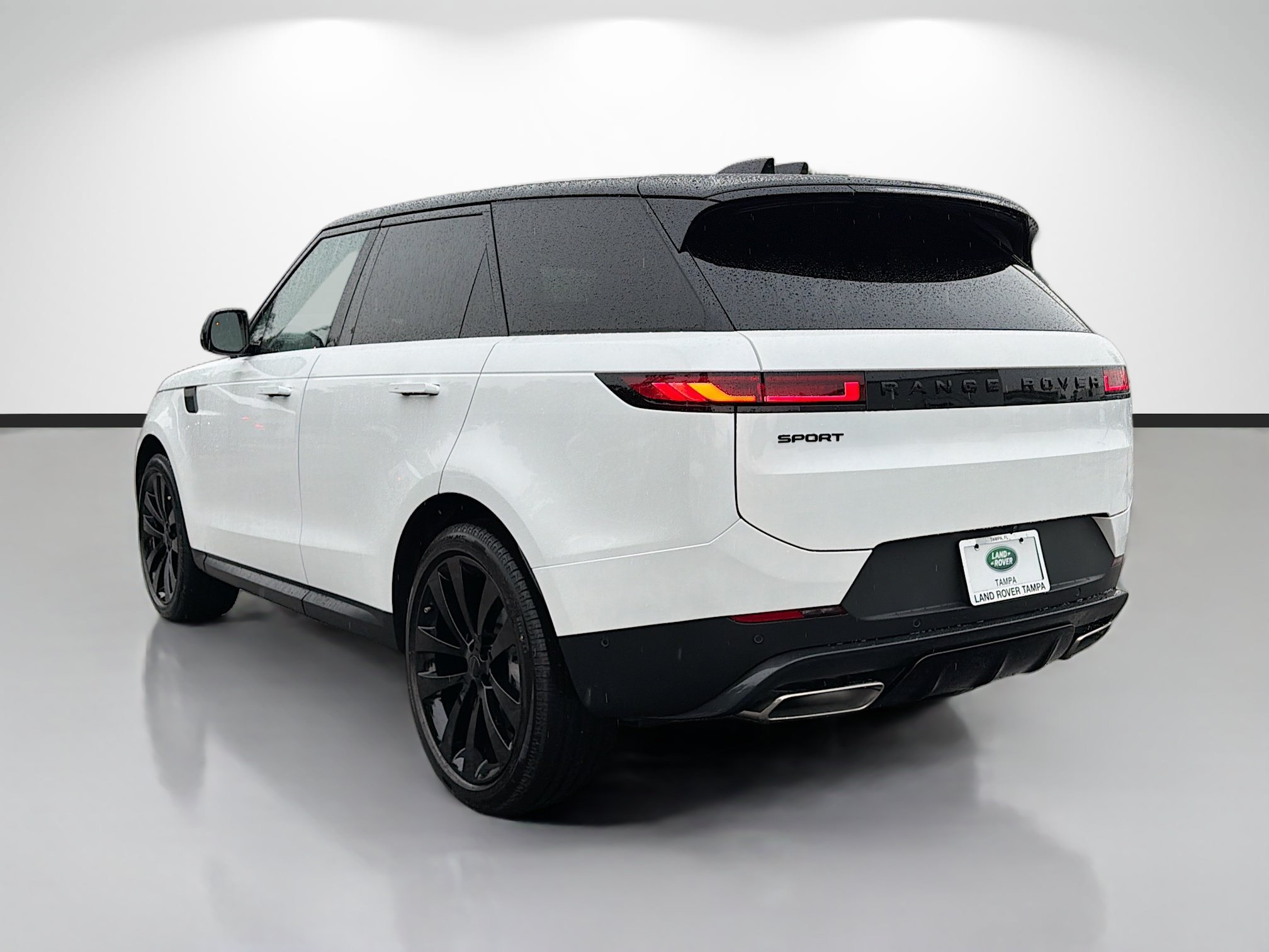 New 2026 Ostuni Pearl White Land Rover SE image 3
