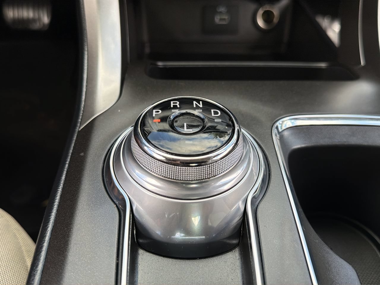 Used 2018 Oxford White Ford S image 23