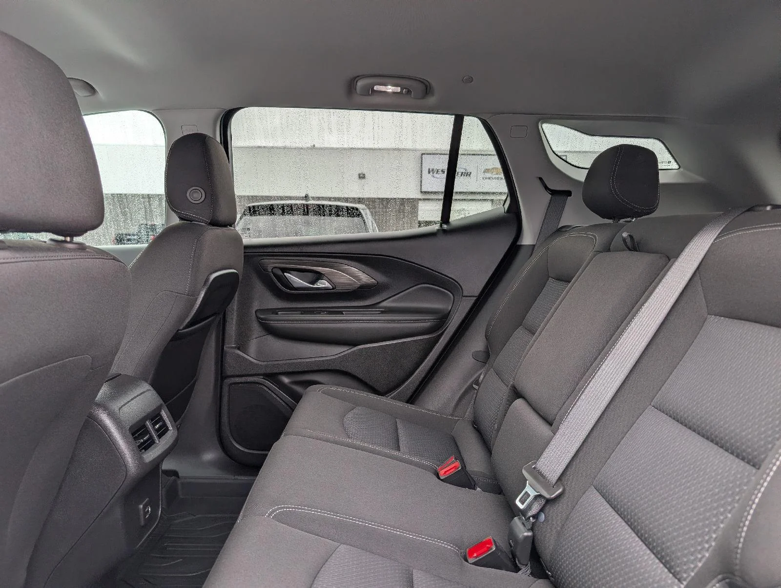 Used 2024 Summit White GMC SLE image 9