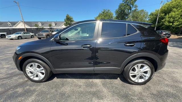 Used 2023 Ebony Twilight Metallic Buick Preferred image 5