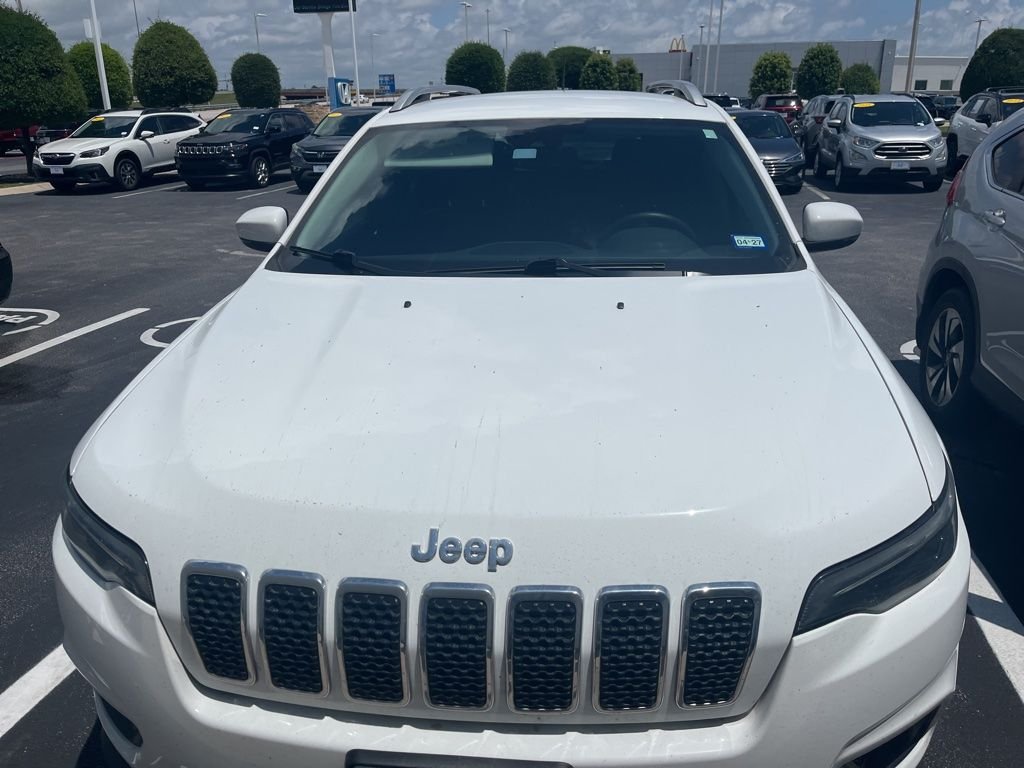 Used 2021 Bright White Clearcoat Jeep Latitude Lux image 2