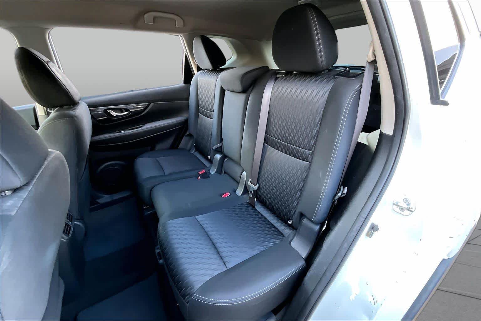 Used 2017 Glacier White Nissan S image 17