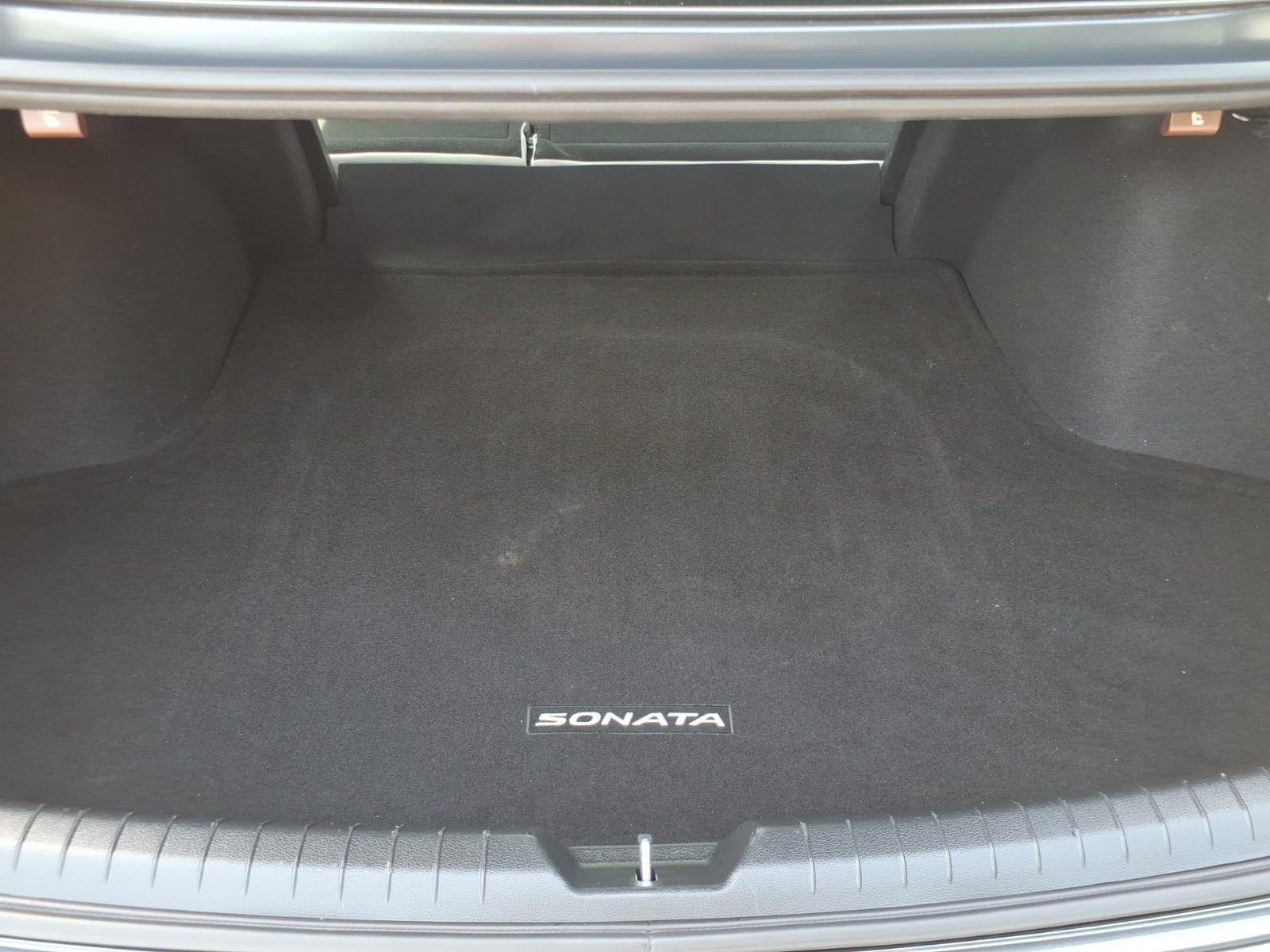 Used 2022 Portofino Gray Hyundai Limited image 26