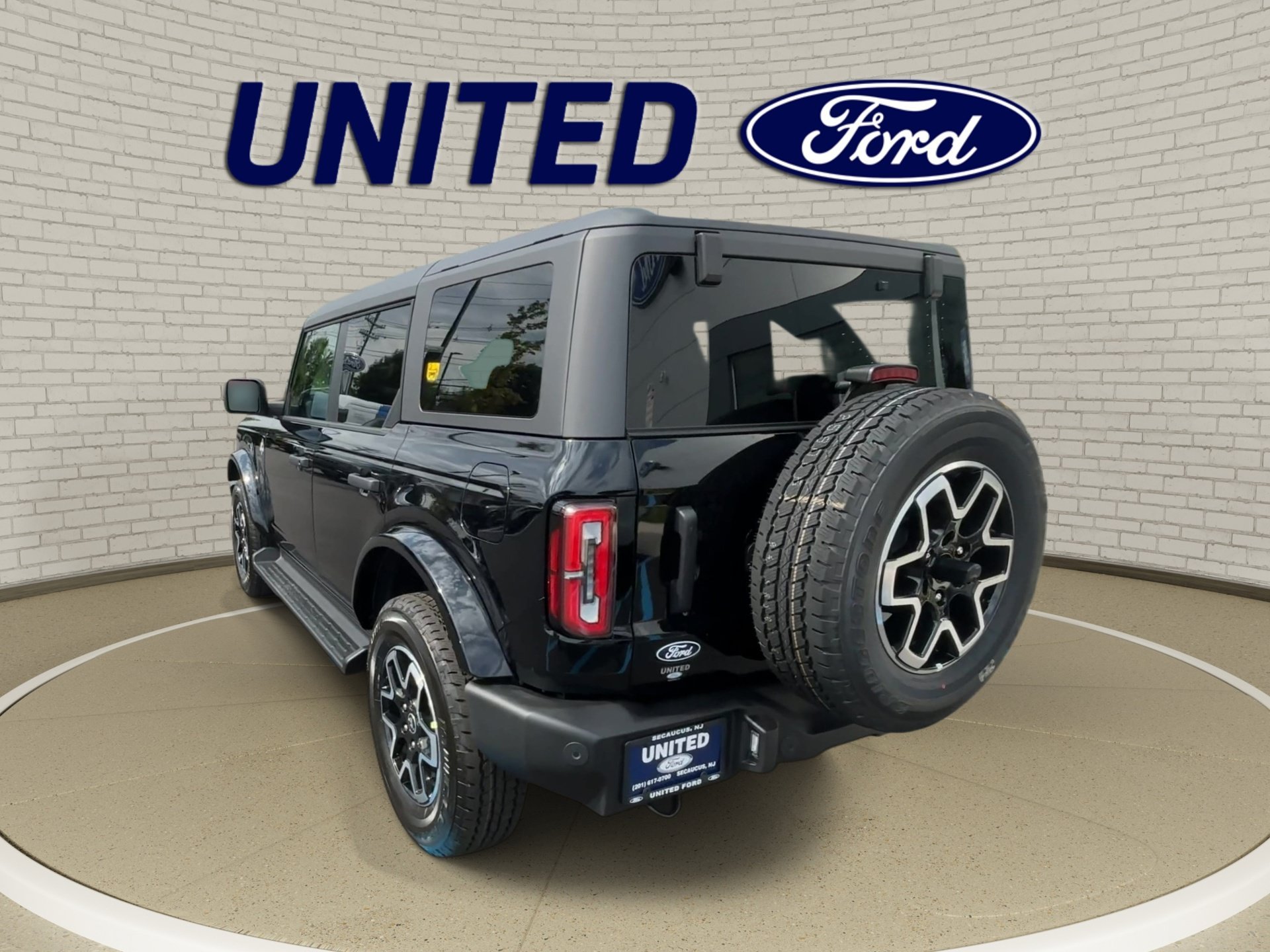 New 2026 Shadow Black Ford Outer Banks® image 7