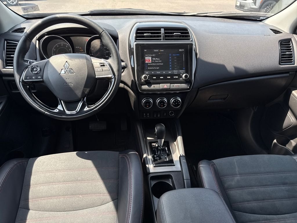 Used 2025 Black Mitsubishi 2.0 SE image 18