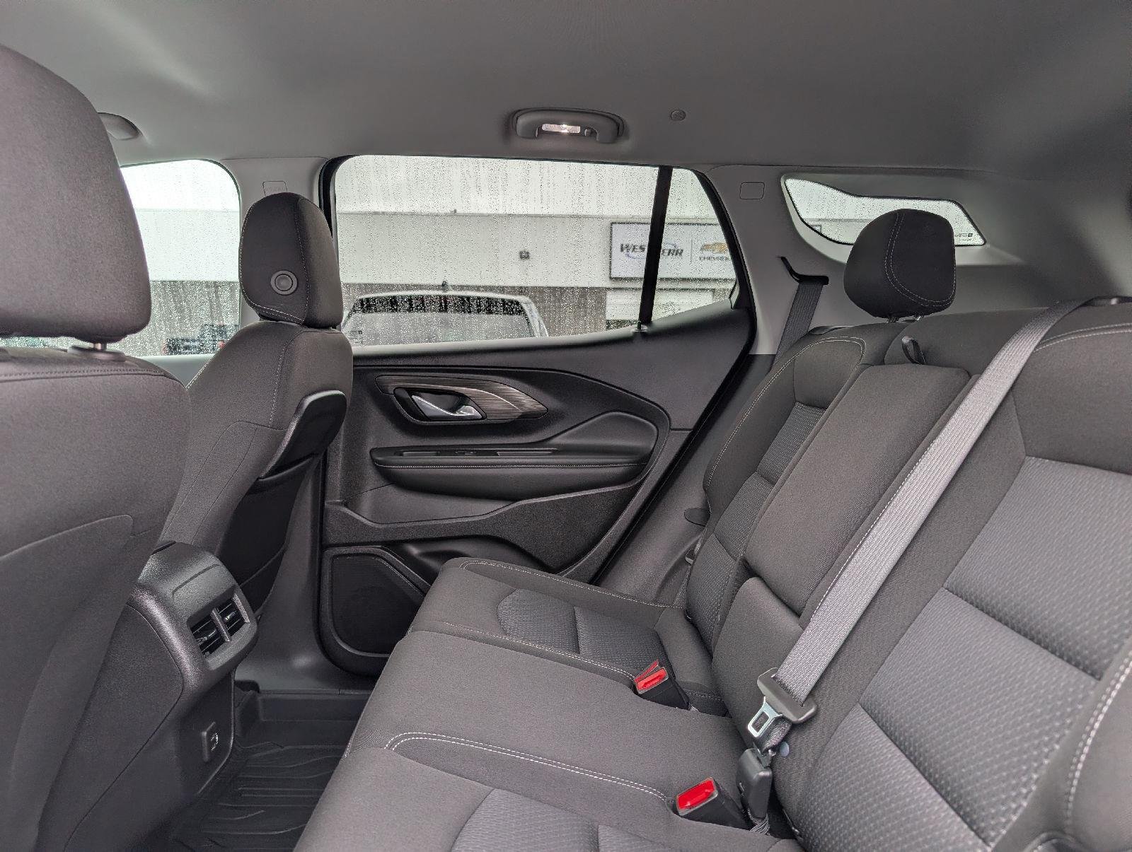 Used 2024 Summit White GMC SLE image 9