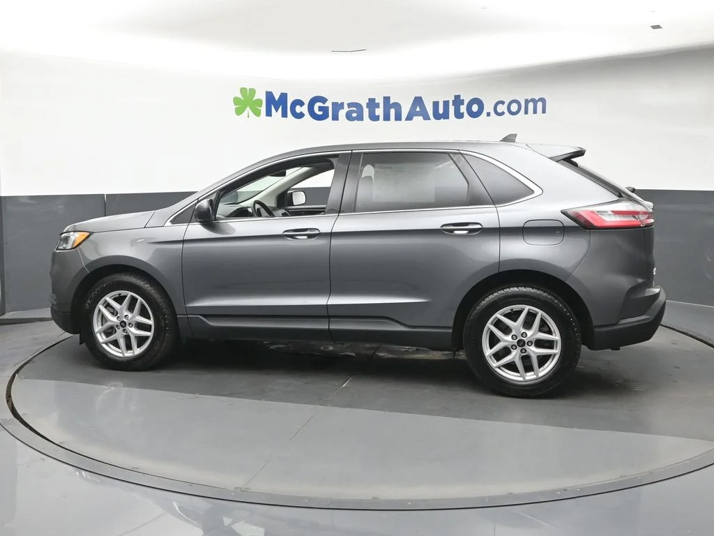 Used 2024 Gray Ford SEL image 23