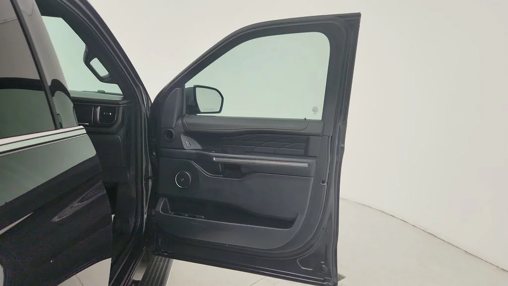 Used 2022 Gray Ford Platinum image 23