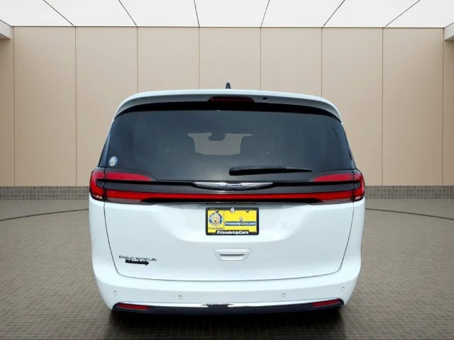 Used 2024 White Chrysler Touring L image 10
