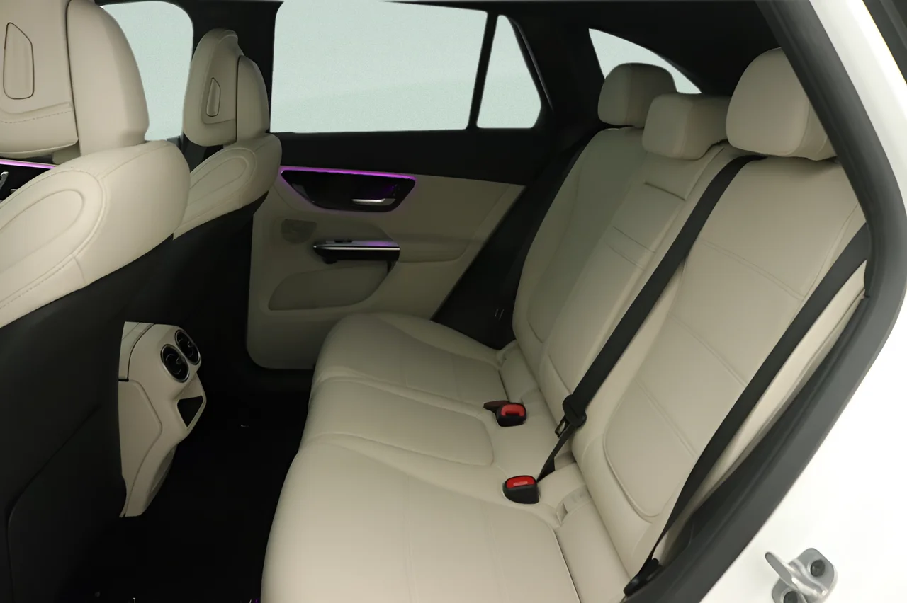 Used 2025 White Mercedes-Benz 350e 4MATIC® Plug in Hybrid image 31