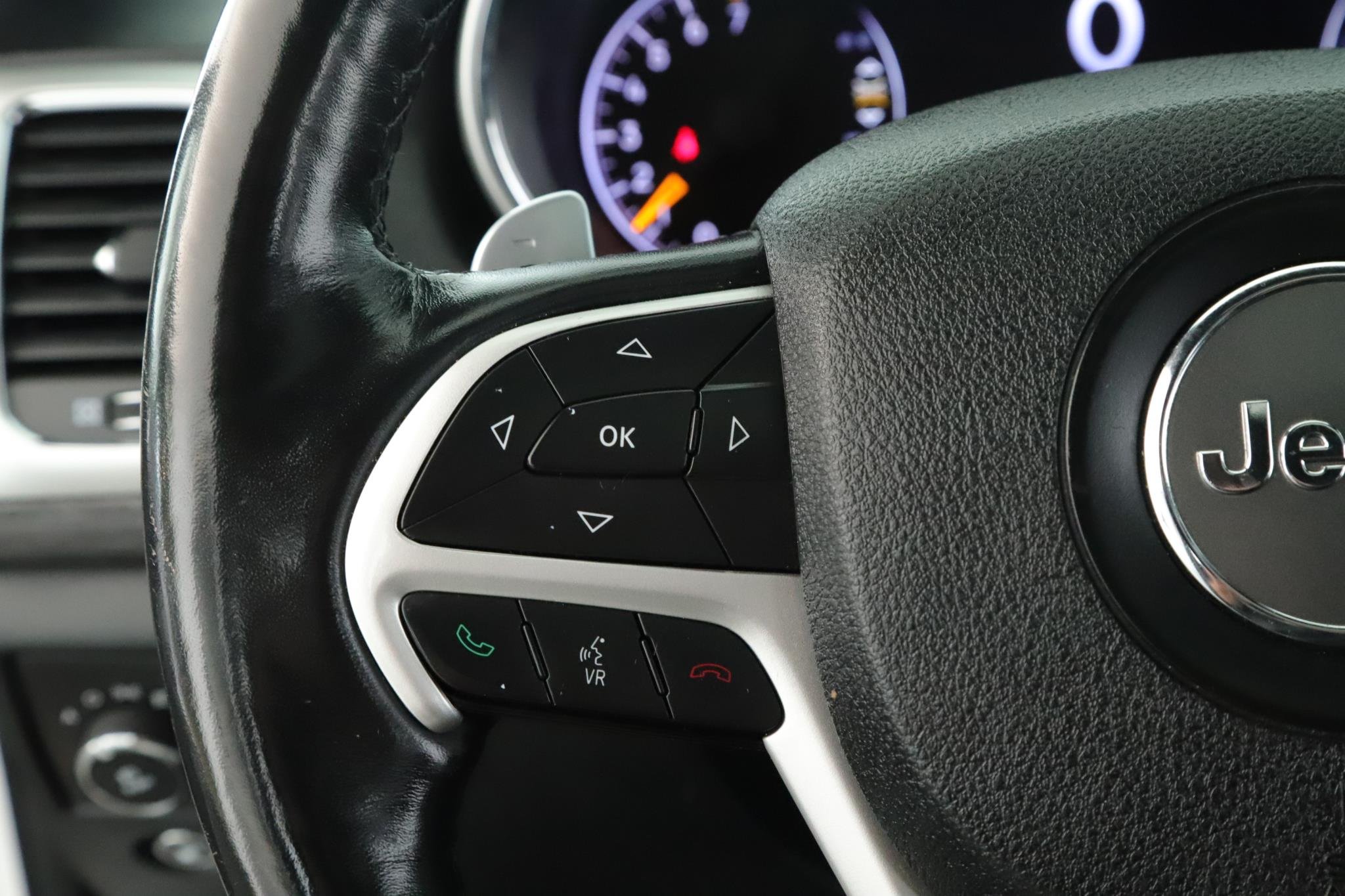 Used 2015 Bright White Clearcoat Jeep Altitude image 8