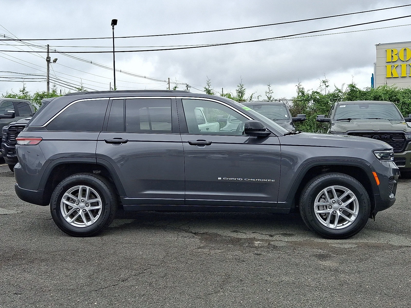 Certified Used 2025 Baltic Gray Metallic Clearcoat Jeep Laredo X image 8