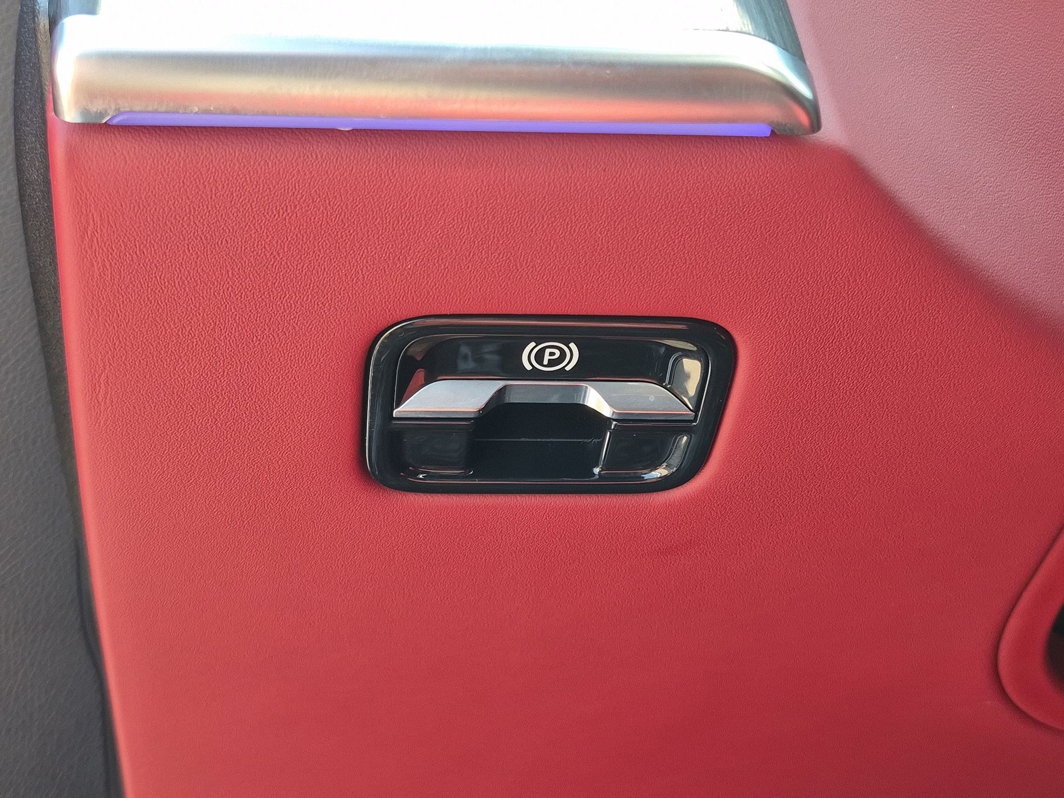 Used 2022 Black Mercedes-Benz 4MATIC® image 24