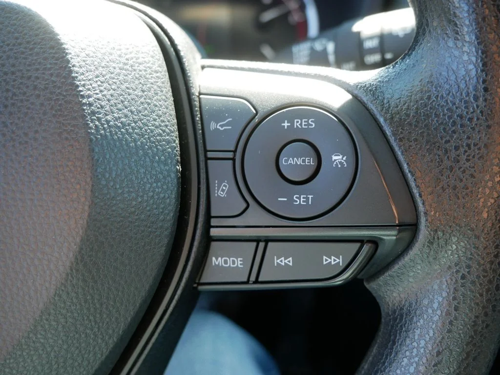 Certified Used 2025  Toyota XLE image 26