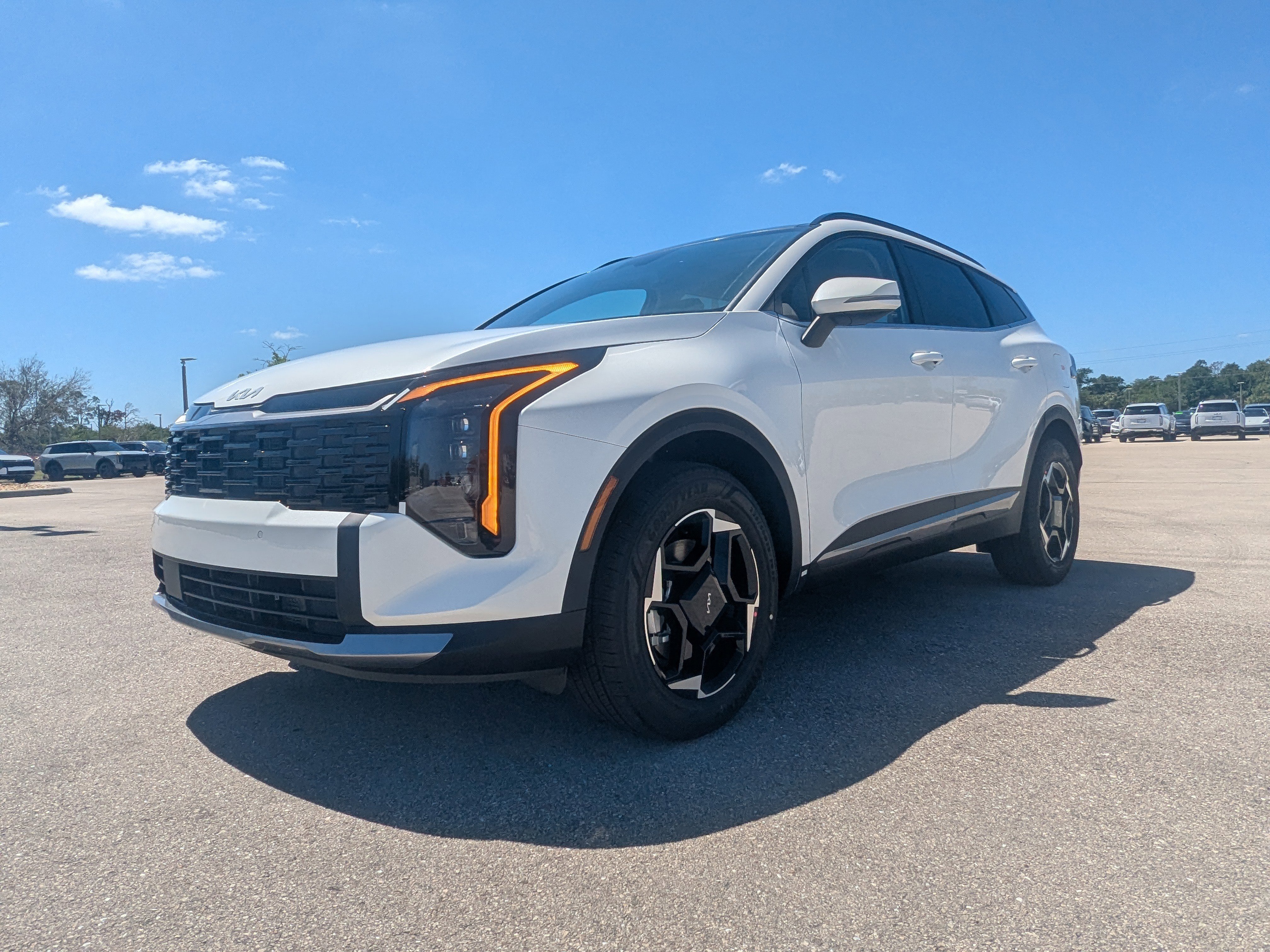 New 2026 Snow White Pearl Kia EX image 9