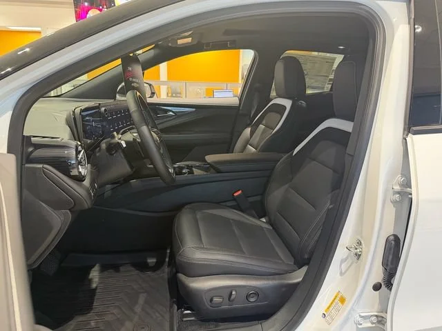 New 2026 Summit White Chevrolet LT image 5