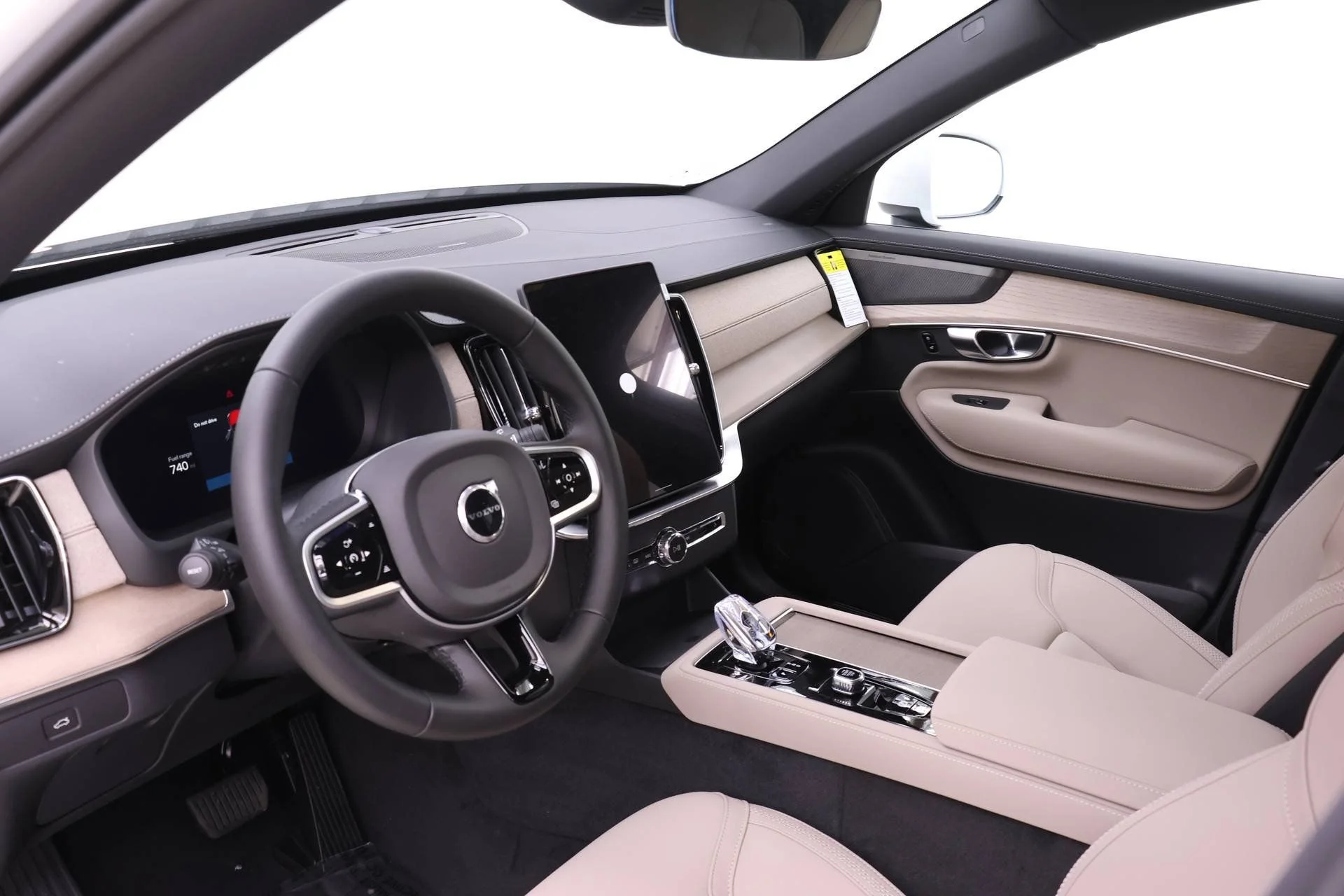 New 2026 Crystal White Volvo Plus image 7