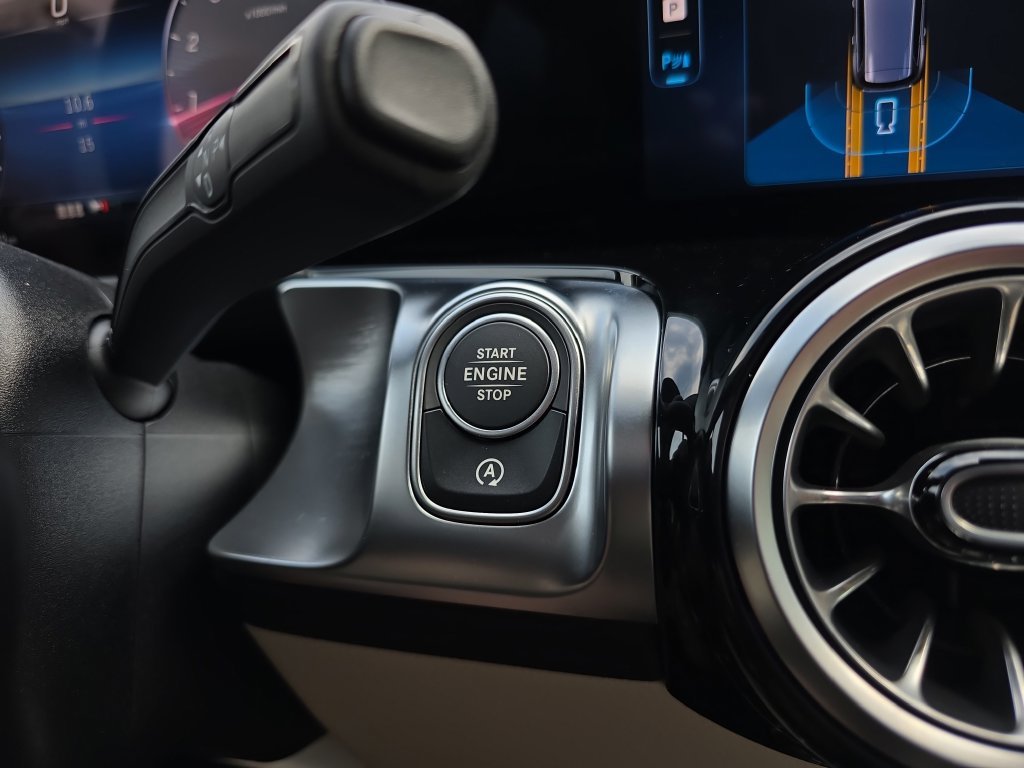 New 2026 Black Mercedes-Benz GLB 250 image 25