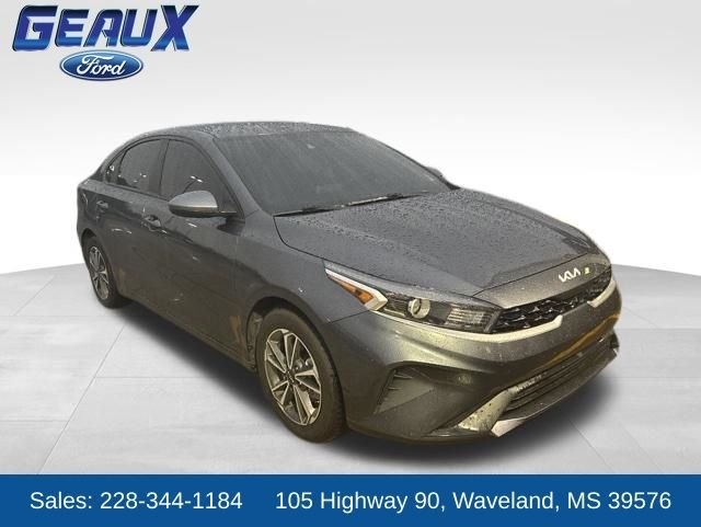 2023 Kia Forte LXS AT's photo