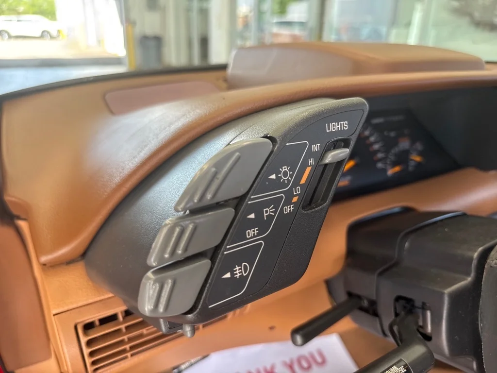 1990 Pontiac Grand Prix - Photo 35