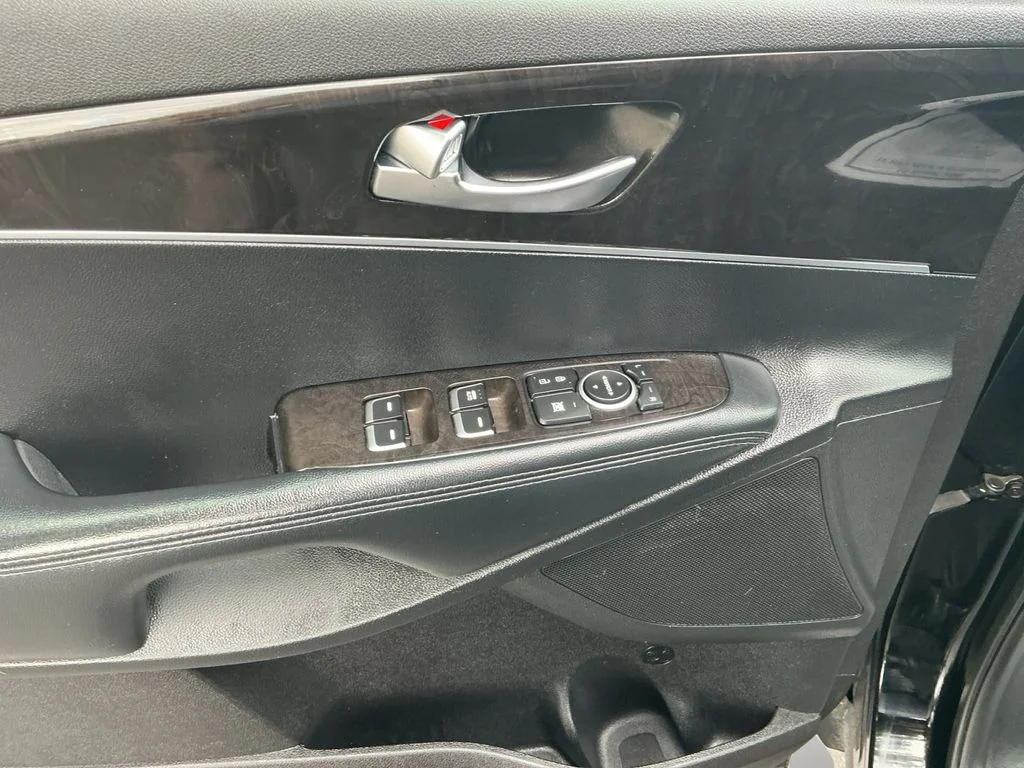 Used 2016 Black Kia LX image 10