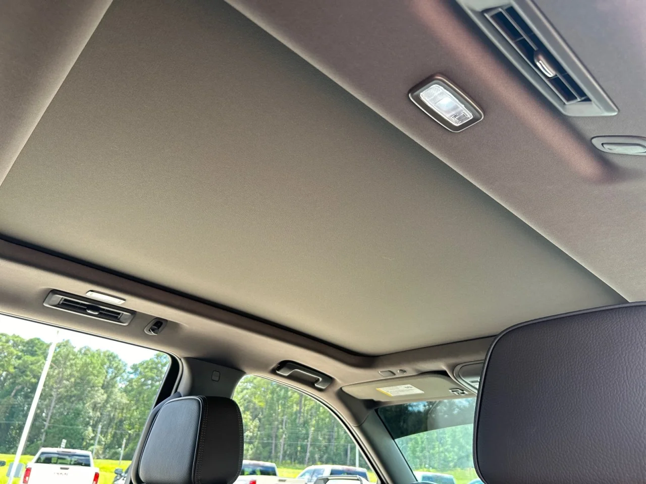 Used 2022 PEARL BEIGE METALLIC GMC Denali image 24