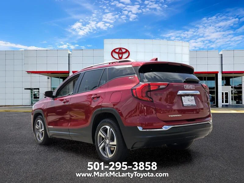 Used 2020 Red Quartz GMC FWD 4DR SLT image 3