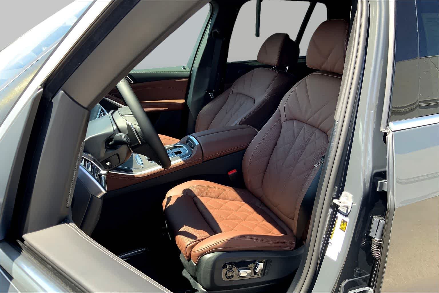New 2026 Dravit Grey Metallic BMW sDrive40i image 8