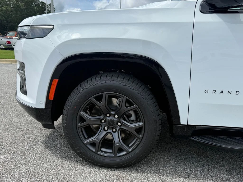 New 2026 Bright White Clearcoat Jeep Upland image 21
