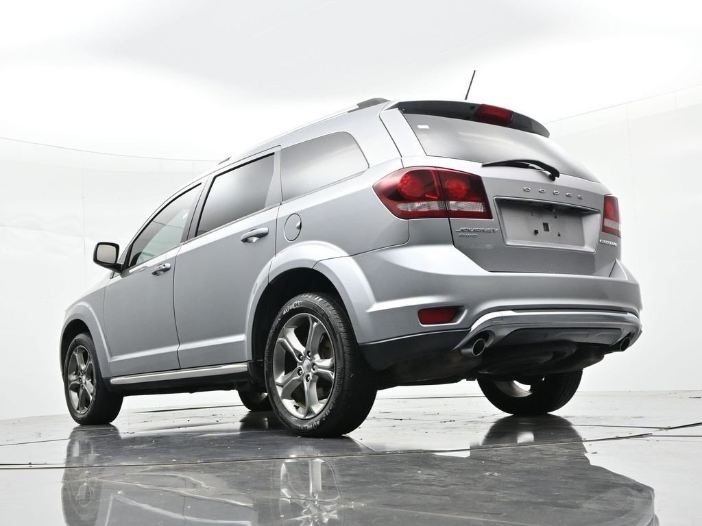 Used 2017 Billet Clearcoat Dodge Crossroad image 19