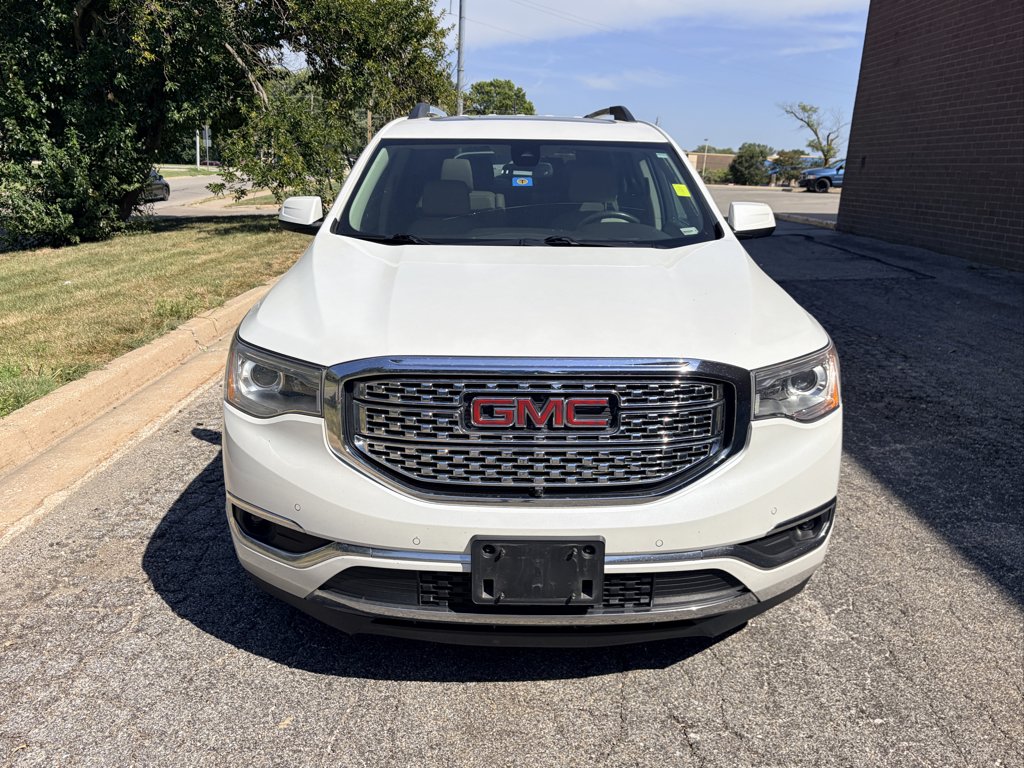 Used 2017 White Frost Tricoat GMC Denali image 8