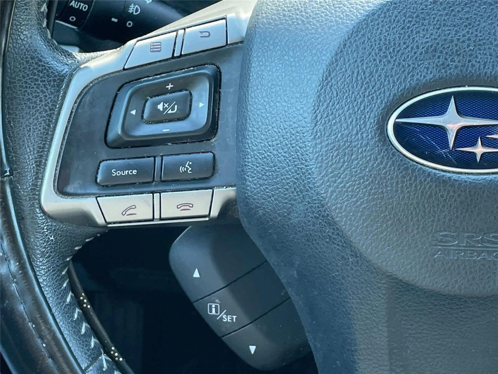 Used 2016 Ice Silver Metallic Subaru 2.5i Limited image 18