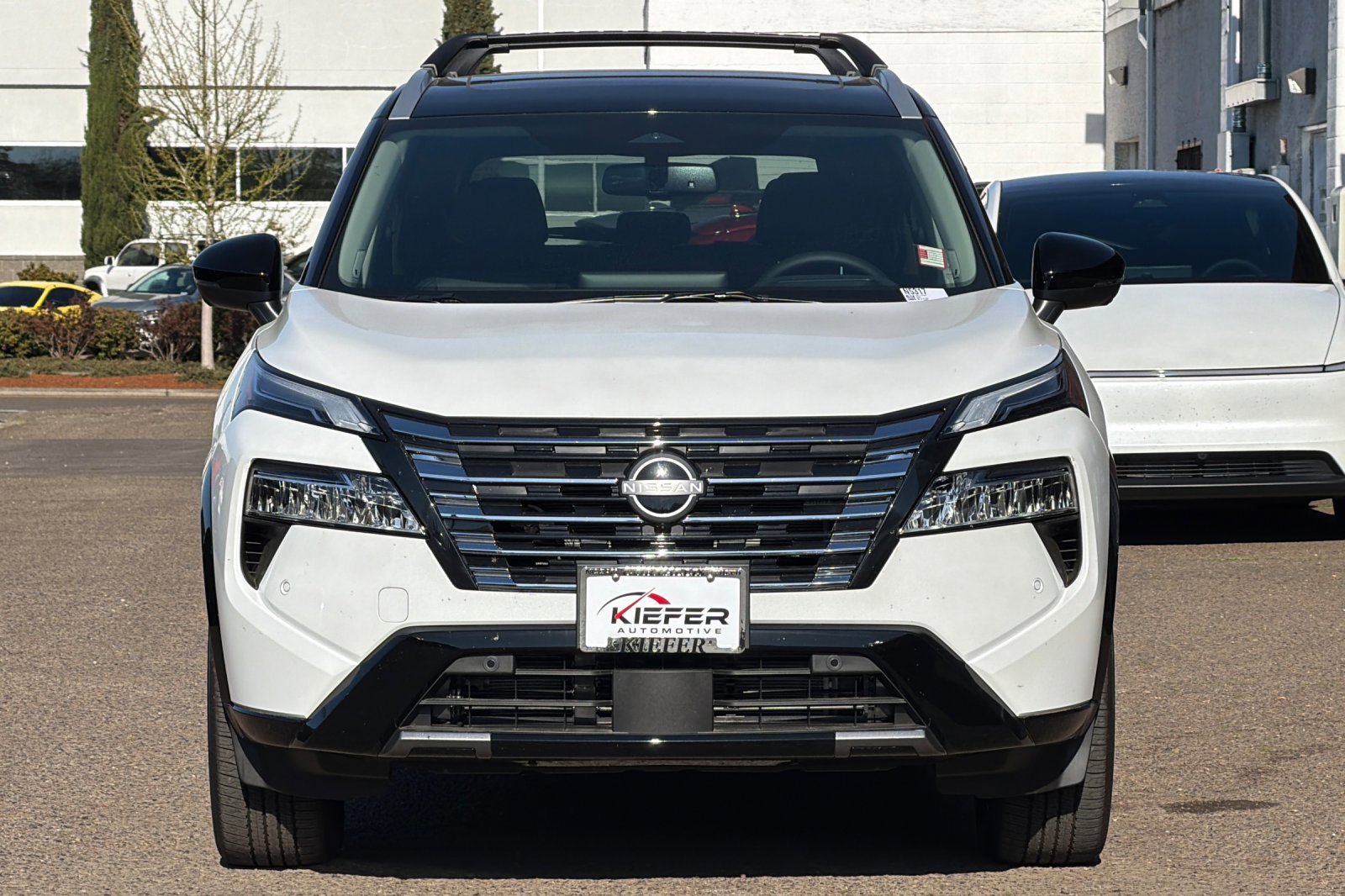 New 2026 Everest White Pearl/Super Black Nissan Platinum image 6