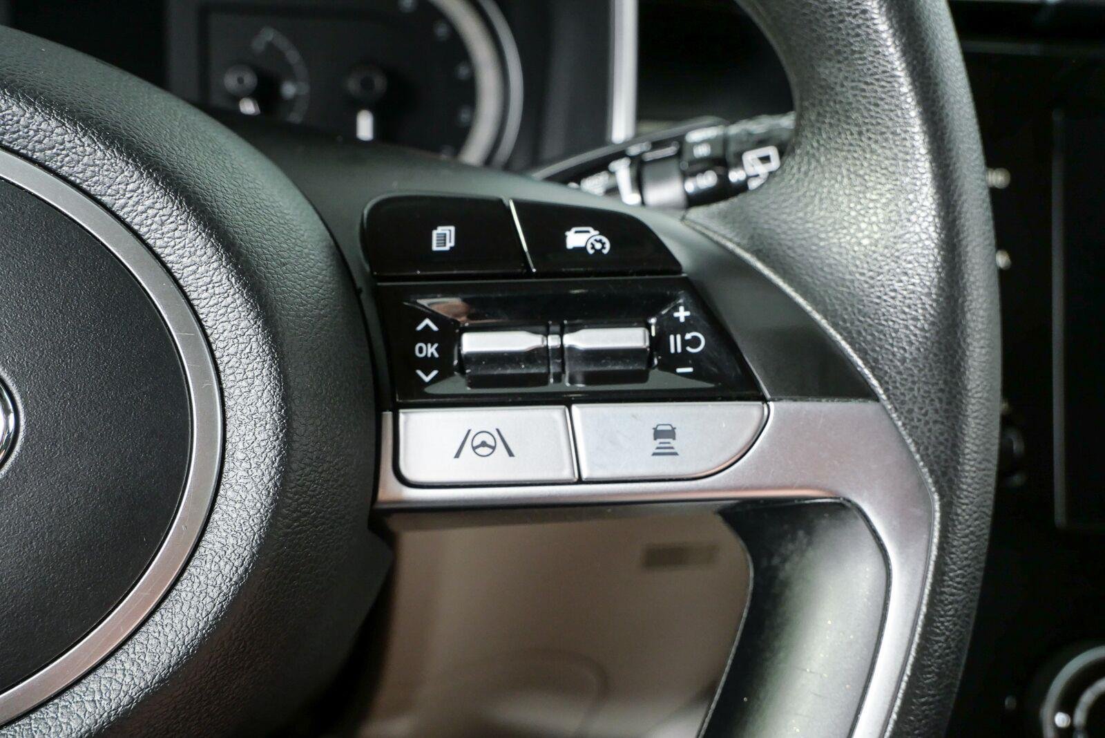 Used 2023 Intense Blue Hyundai SEL image 11