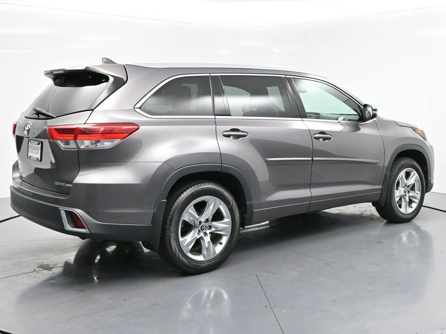 Used 2019 Predawn Gray Mica Toyota Limited image 7